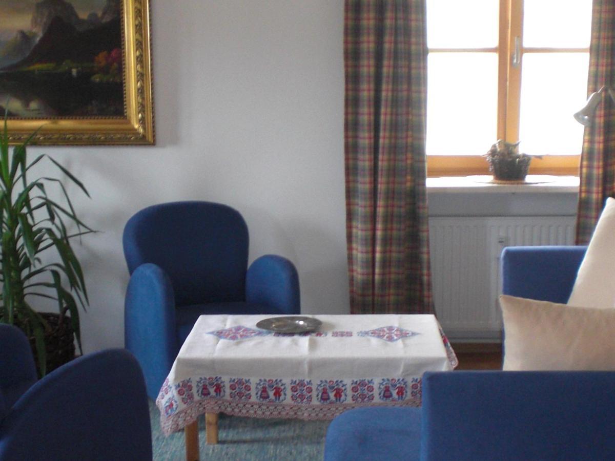 Ernst Apartment *